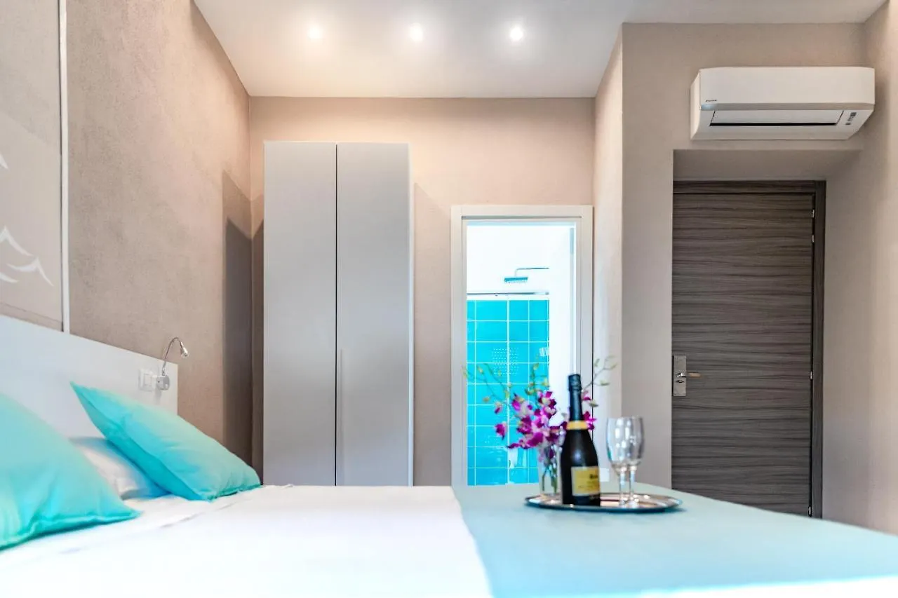 Guest house La Smeralda - Boutique Rooms And Breakfast Golfo Aranci Italy